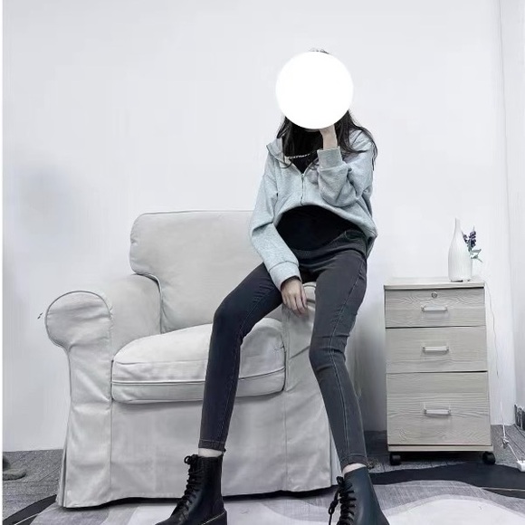 Slim Cut Maternity Jean - Picture 3 of 7